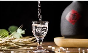 貴州省：今年力爭有5家企業(yè)上市 建設(shè)醬香白酒品牌“茅臺”艦隊 醬香型白酒市場規(guī)模和消費趨勢分析