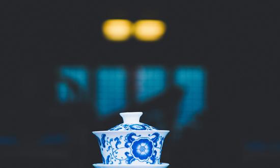 青花瓷行業(yè)分析 2023中國青花瓷行業(yè)供需與前景分析