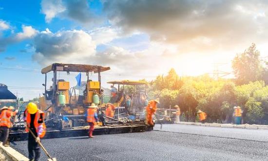 2024公路工程承包市場投資分析：我國高速公路工程行業(yè)正處快速擴張期