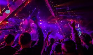 廣州演藝市場(chǎng)前三季度票房收入近50億 2023演藝行業(yè)發(fā)展現(xiàn)狀分析