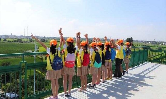 2024年研學旅行產業(yè)鏈上下游結構及發(fā)展趨勢